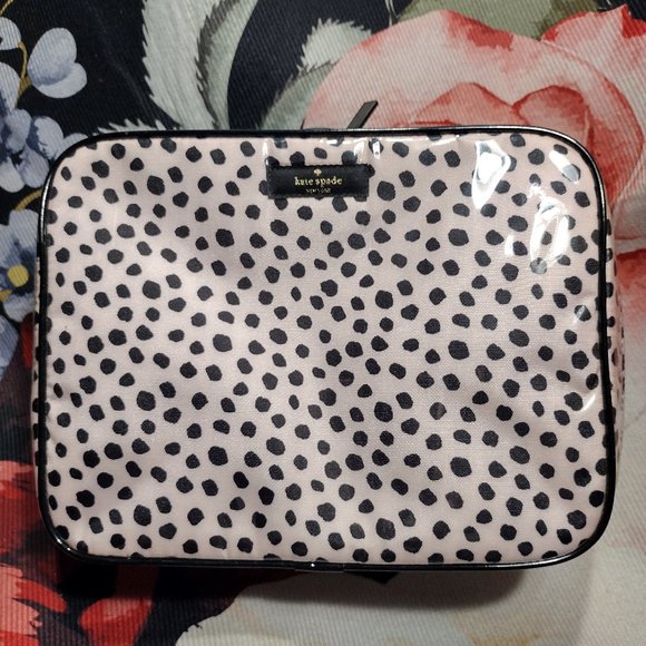 kate spade Handbags - Kate Spade || Mindy Flamingo Dot Medium Cosmetic Case